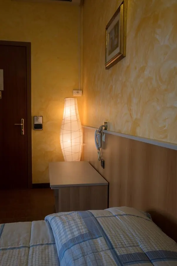 Albergo Etrusco Calusco d'Adda Hotel