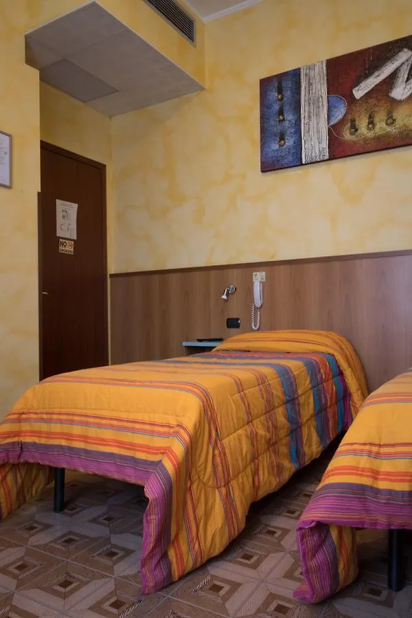 Albergo Etrusco Calusco d'Adda 2*,  Italy